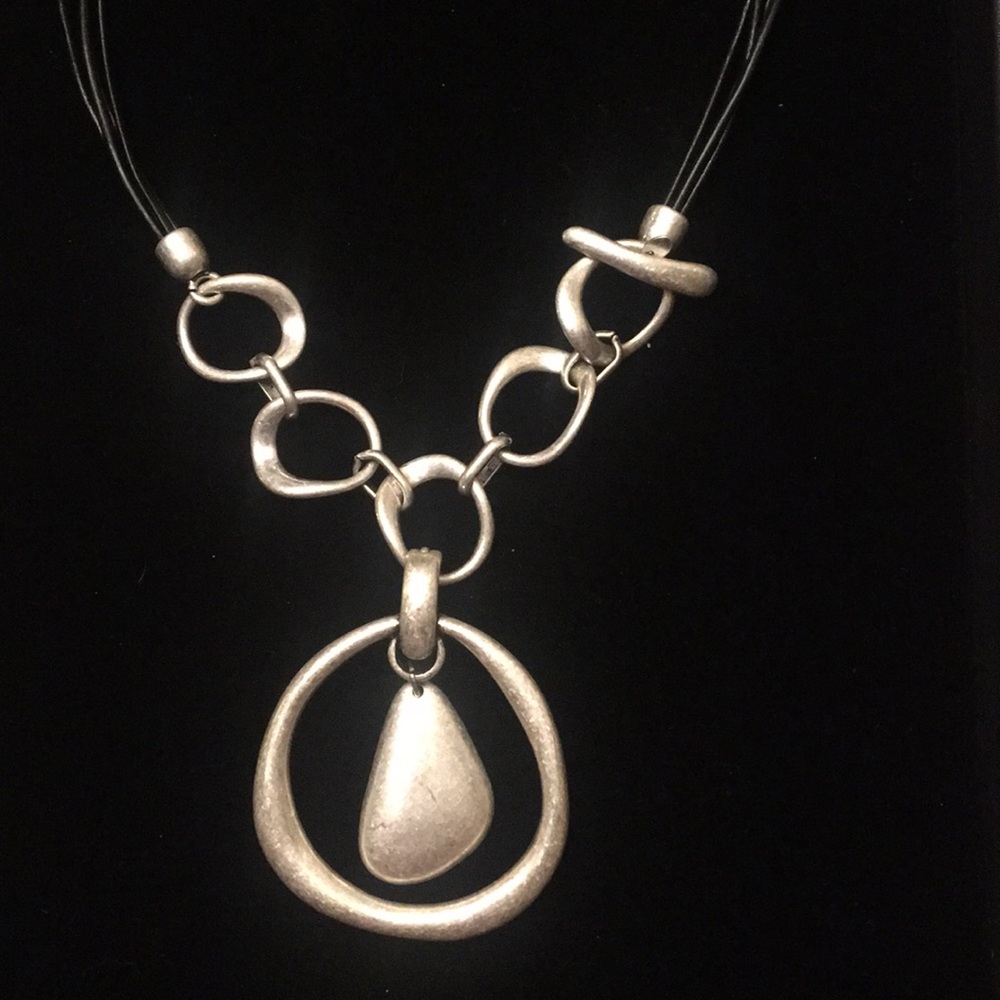 Premier Designs Easy Living Necklace